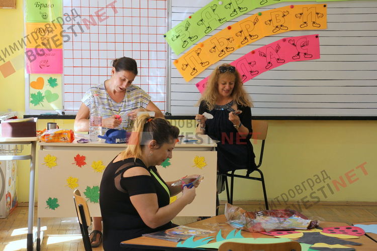 За над 100 първолаци трескаво се подготвят в ОУ "Пенчо Славейков"