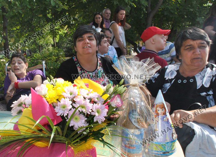 Център "Марина" отбеляза 19 -години от създаването си с парти на открито