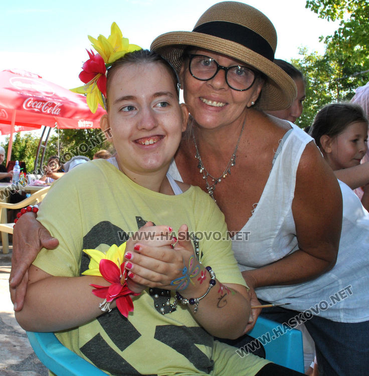 Център "Марина" отбеляза 19 -години от създаването си с парти на открито