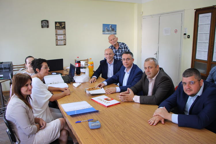 ДПС подаде документи за регистрация за местния вот в ОИК-Кърджали