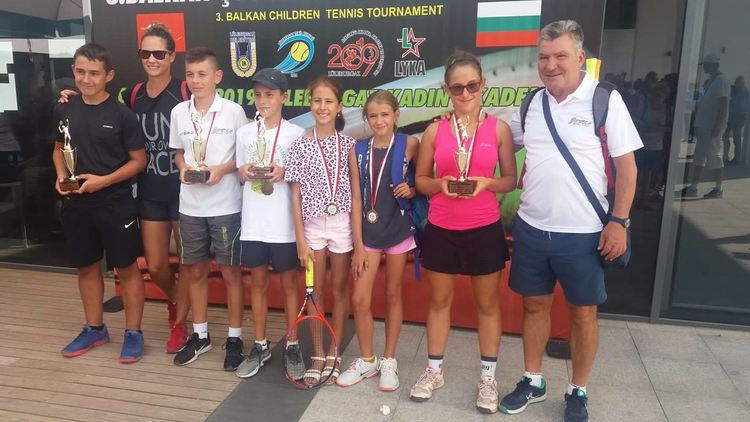 Два златни и два сребърни медала за тенисистите от ТК “Орфей”