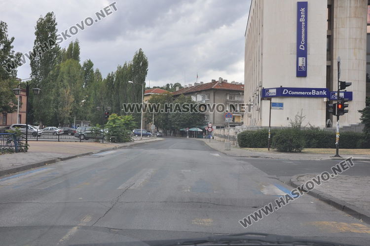 Маркировката на бул. "България" е изтрита