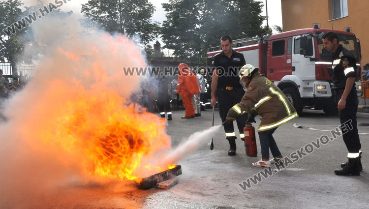 Евакуираха 170 деца от "Весели очички" заради симулативен пожар
