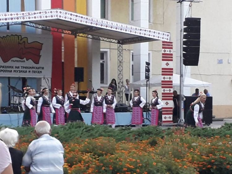  Отлитна първият ден от Празника на тракийската музика и песен