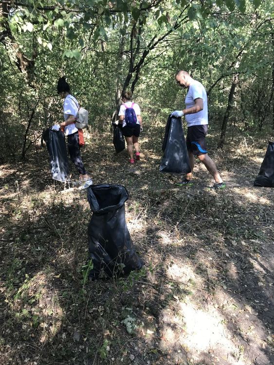 15 доброволци чистиха на Кенана в националната екоакция