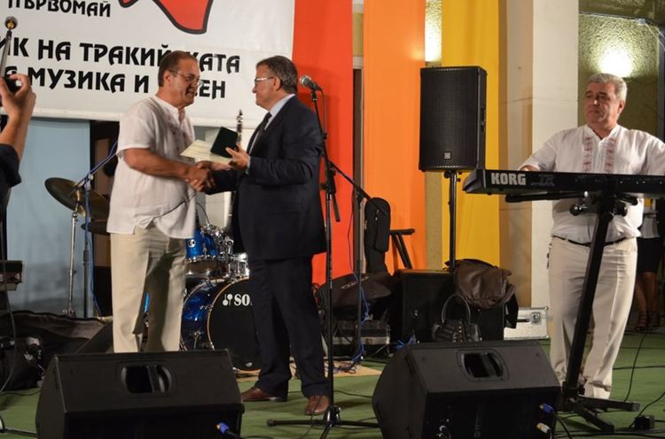 Иво Папазов и оркестър „Тракия“ -  45 години на сцена, а 65- годишен юбилей отбеляза Хари Асенов