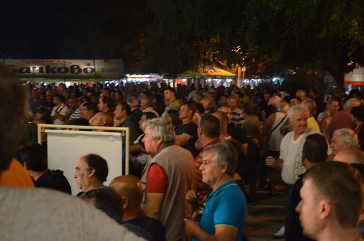 Иво Папазов и оркестър „Тракия“ -  45 години на сцена, а 65- годишен юбилей отбеляза Хари Асенов