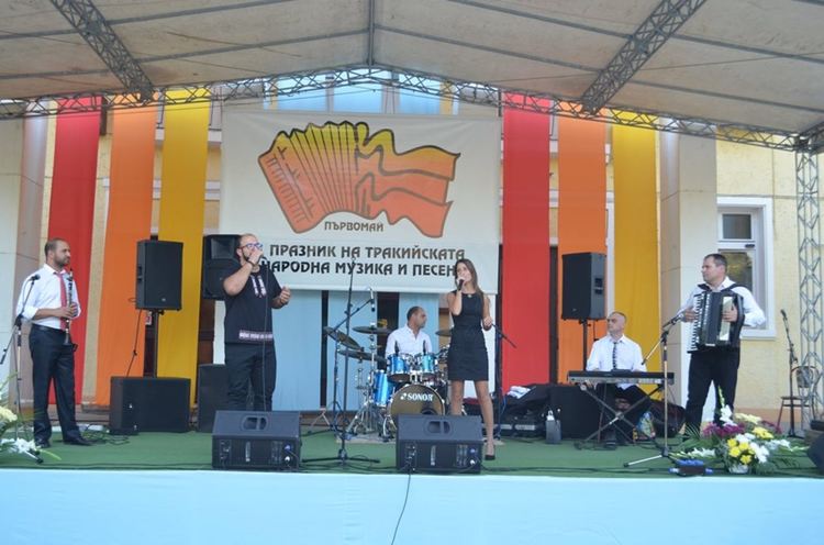 Иво Папазов и оркестър „Тракия“ -  45 години на сцена, а 65- годишен юбилей отбеляза Хари Асенов