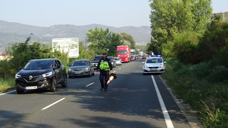 Кола на НСО катастрофира край Хитрино?