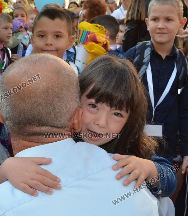 ОУ „Ив.Рилски“ посрещна 154 първолаци на 150-ата си годишнина