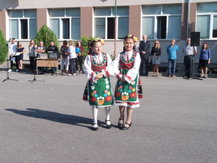 Първият звънец удари в СУ "Любен Каравелов"