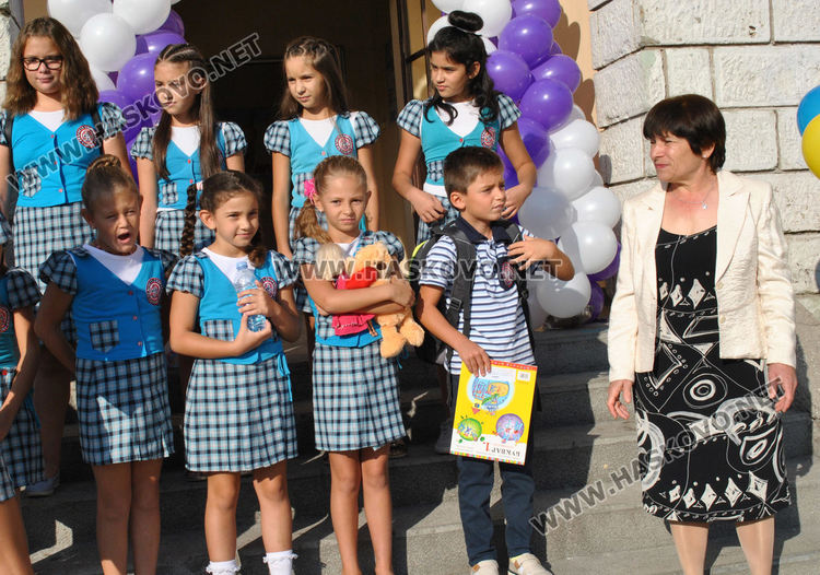 Втори първи звънец би за учителката Мариета Милкова