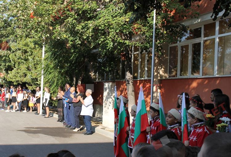 За 110-ти път би училищният звънец в ОУ "Пенчо Славейков"