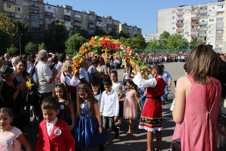 Снимки: Фейсбук