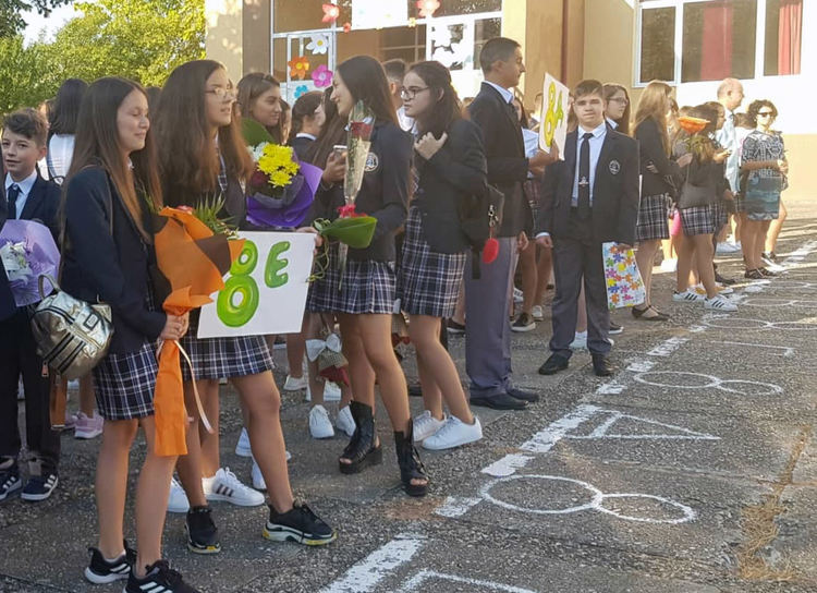 Две гимназии в Хасково посрещнаха осмокласници в нови професии