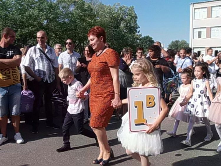 Първият звънец удари в СУ "Любен Каравелов"