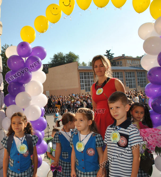 Втори първи звънец би за учителката Мариета Милкова