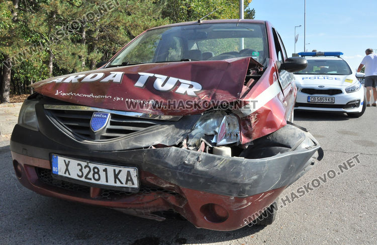 Шофьор на Дачия причини верижна катастрофа на Кърджалийска