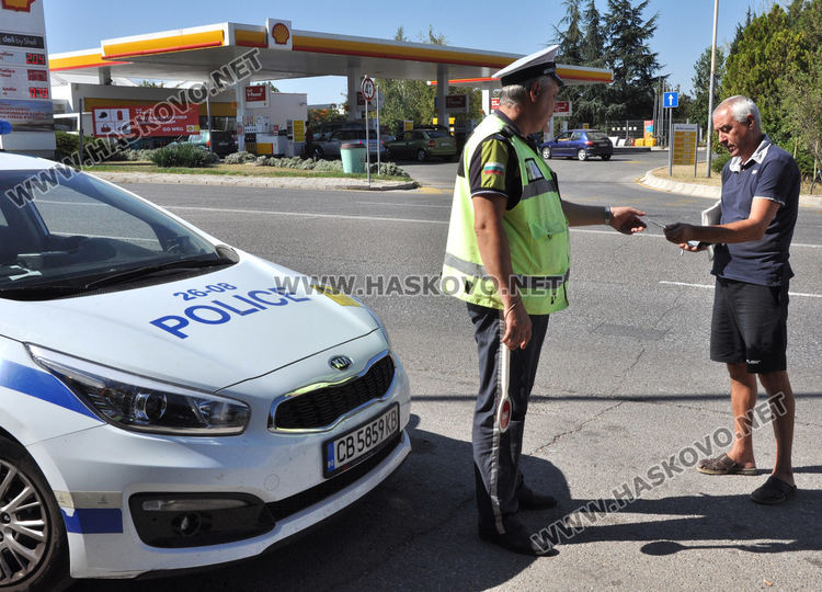 Глобиха 28 шофьори за използване на телефон по време на движение