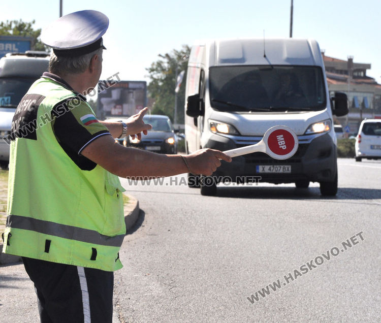 Глобиха 28 шофьори за използване на телефон по време на движение