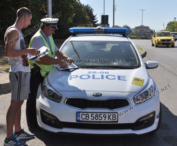 Глобиха 28 шофьори за използване на телефон по време на движение