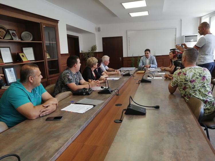 Подписаха договорите с одобрените проекти за междублоковите пространства в Димитровград