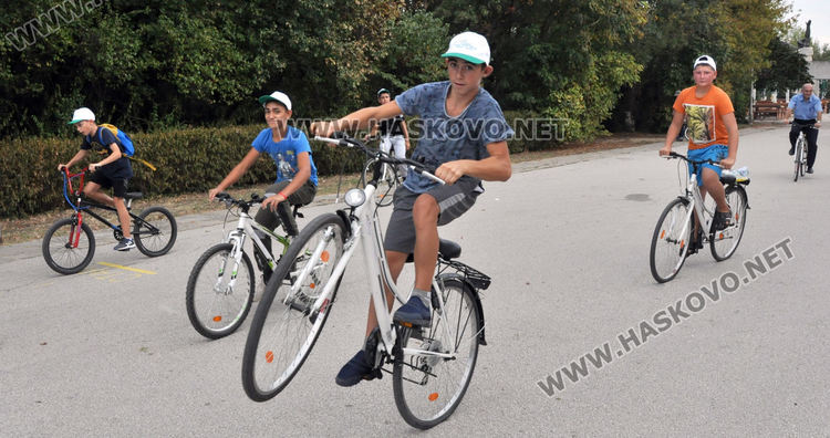 Малки и големи се включиха във велопоход в "Кенана" в Седмицата на мобилността