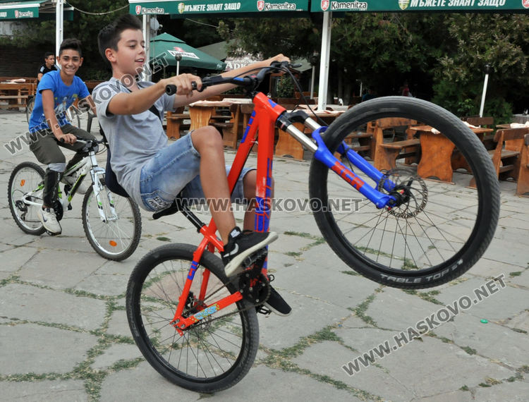 Малки и големи се включиха във велопоход в "Кенана" в Седмицата на мобилността