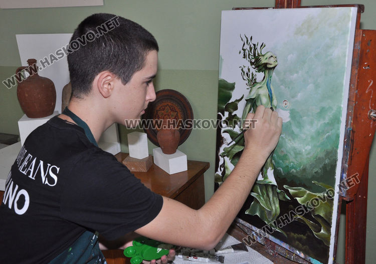 Иван Николов