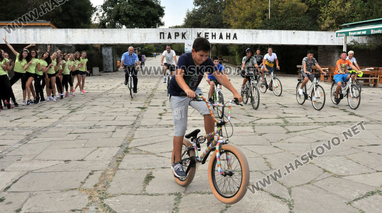 Малки и големи се включиха във велопоход в "Кенана" в Седмицата на мобилността