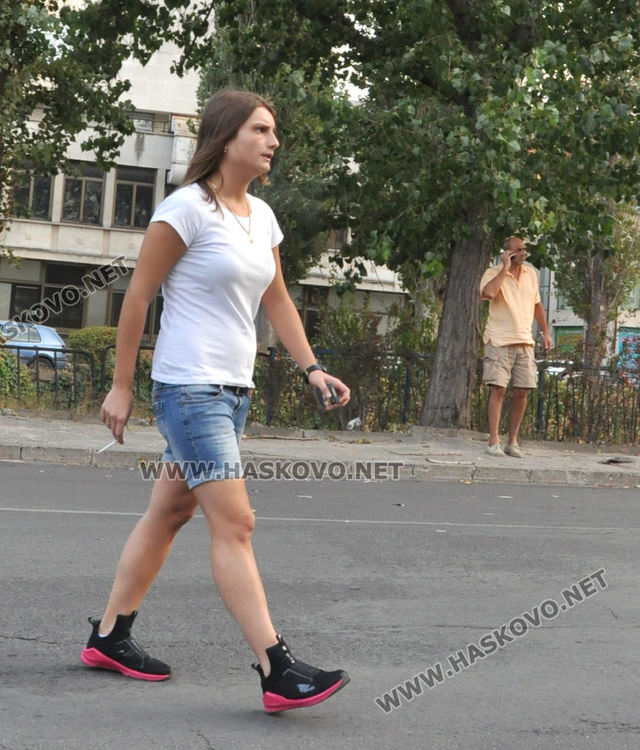 Шофьорката на джипа