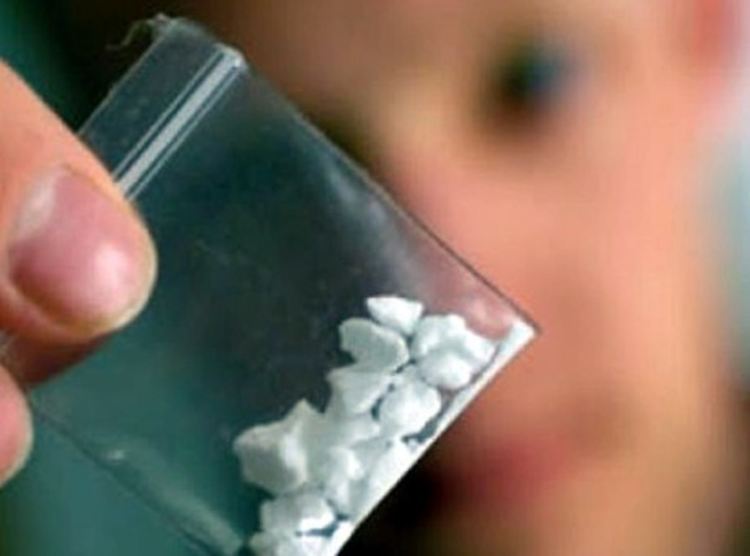 Дрогиран залага на ротативка, хващат го в игрална зала с наркотик