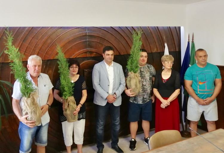 Подписаха договорите с одобрените проекти за междублоковите пространства в Димитровград