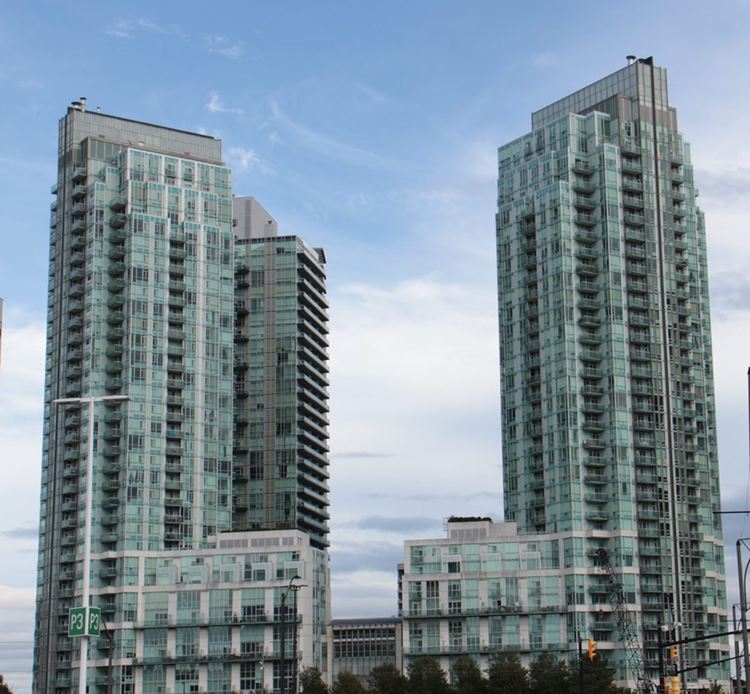 Хейсъл  Маккалиън е избрана за кмет на 57 години и се пенсионира на този пост на 93