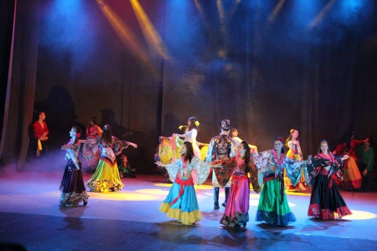 „От табора към небето” на сцената в Първомай