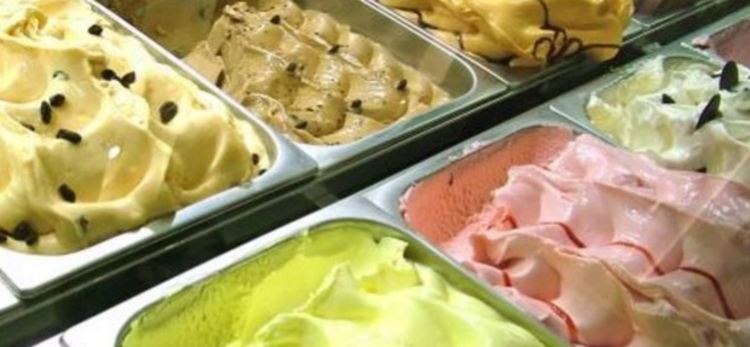 Хлапаци за пореден път обраха фризер със сладолед в Градската градина на Кърджали