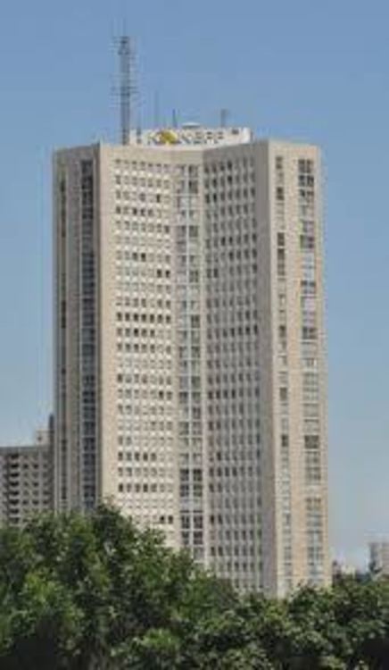 Хейсъл  Маккалиън е избрана за кмет на 57 години и се пенсионира на този пост на 93