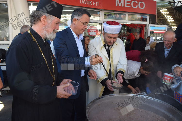 Мюсюлмани и християни отбелязват отново заедно Ашуре 