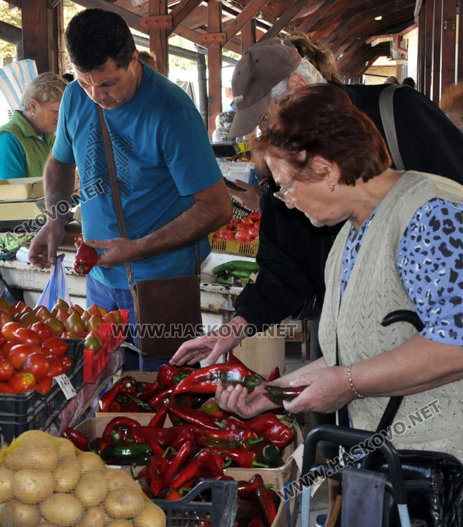 Хасковлии се радват на изобилие от плодове и зеленчуци преди есента 
