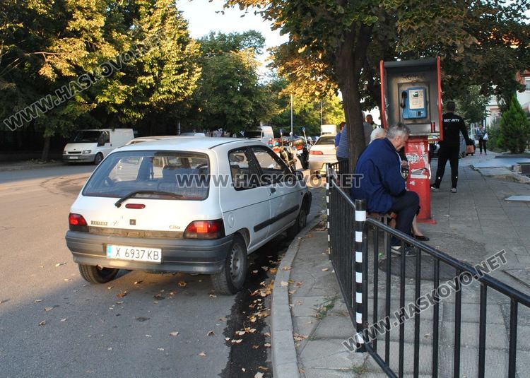 Шофьор на Пасат причини катастрофа и избяга