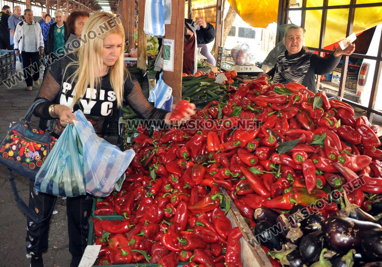 Хасковлии се радват на изобилие от плодове и зеленчуци преди есента 