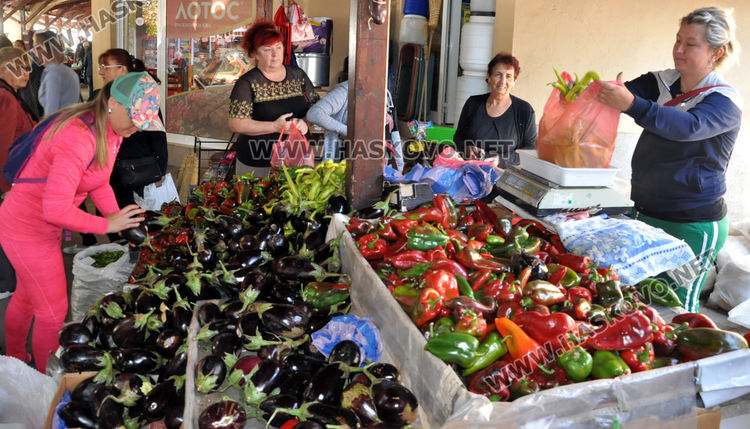 Хасковлии се радват на изобилие от плодове и зеленчуци преди есента 