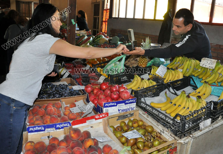 Хасковлии се радват на изобилие от плодове и зеленчуци преди есента 