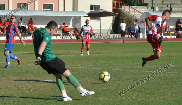 ФК „Хасково” разгроми „Сокол” на „Ямача”