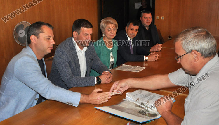 ГЕРБ регистрира кандидатурата на Станислав Дечев и съветници от гражданската квота