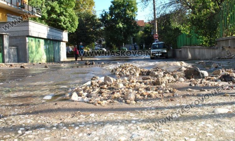 Втори ден „Овчарски” без вода, ВиК отстранява аварията на „Беласица”