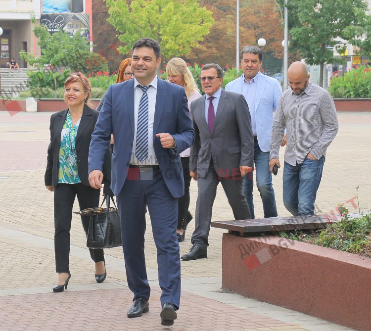 ГЕРБ регистрира пълна листа и кандидат-кметове в Община Димитровград /видео/