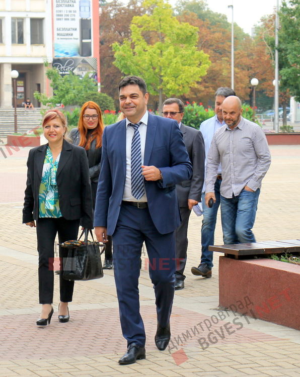 ГЕРБ регистрира пълна листа и кандидат-кметове в Община Димитровград /видео/