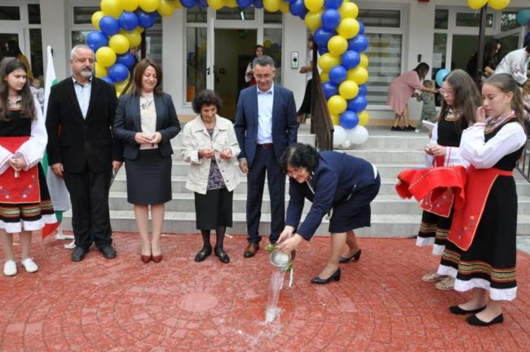 Детска градина "Мир" възкръсна след две десетилетия разруха