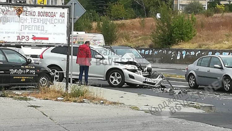 МВР потвърди новината на Кърджали бг вести за катастрофа при АРЗ, уточнява се, че млада жена е леко пострадала